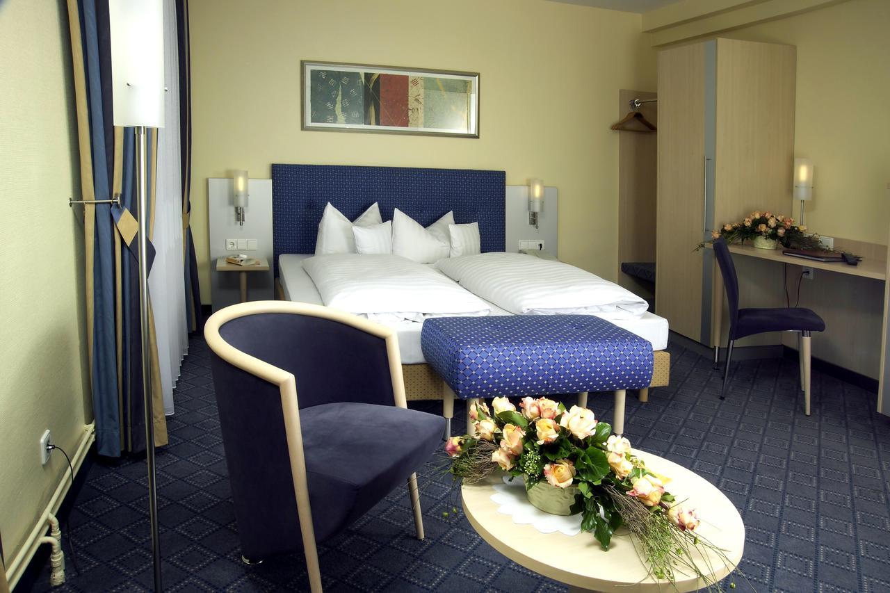 Hotel Loewen-Seckenheim Mannheim Exterior photo